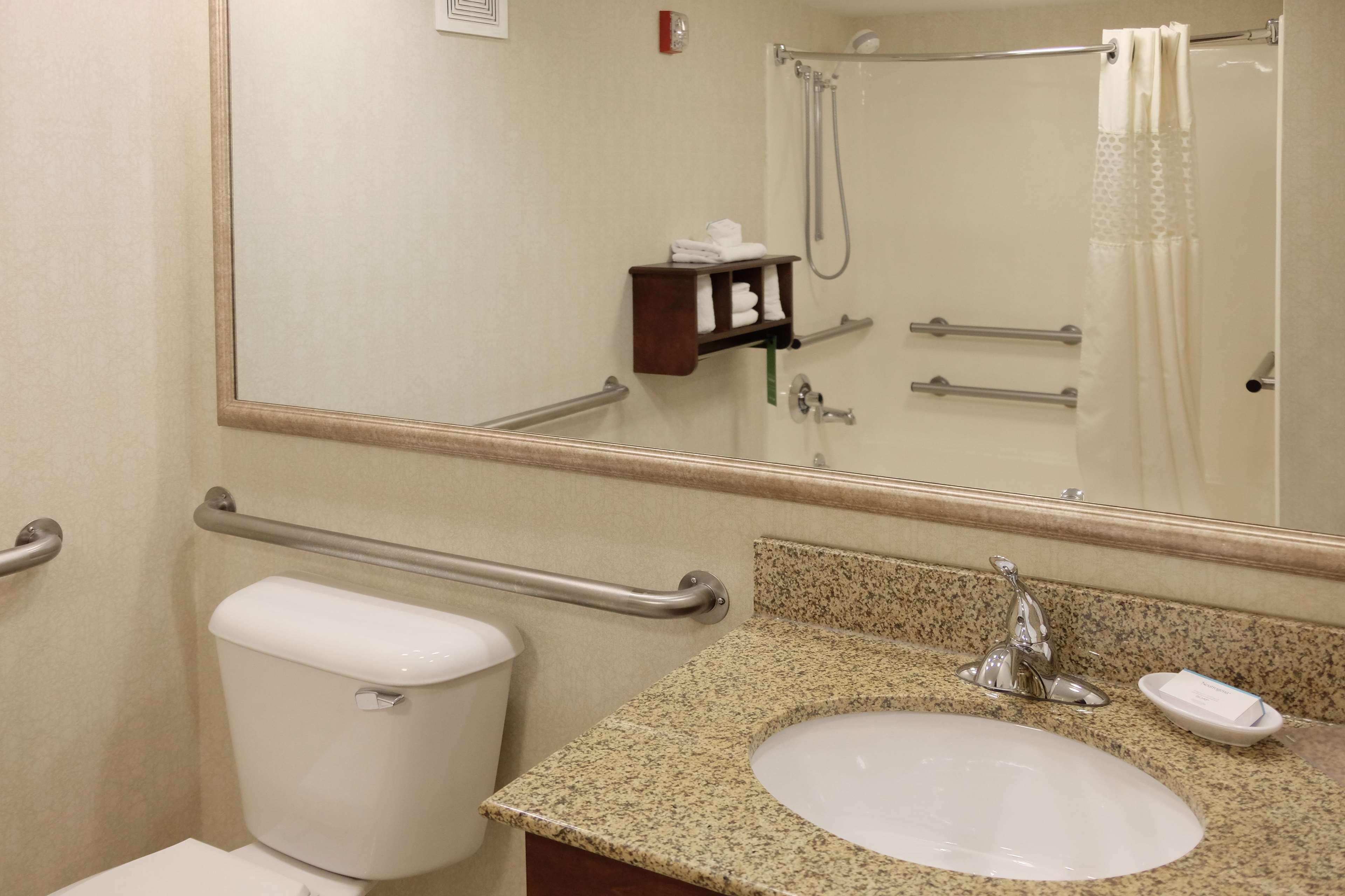 Hotel Hampton 3*