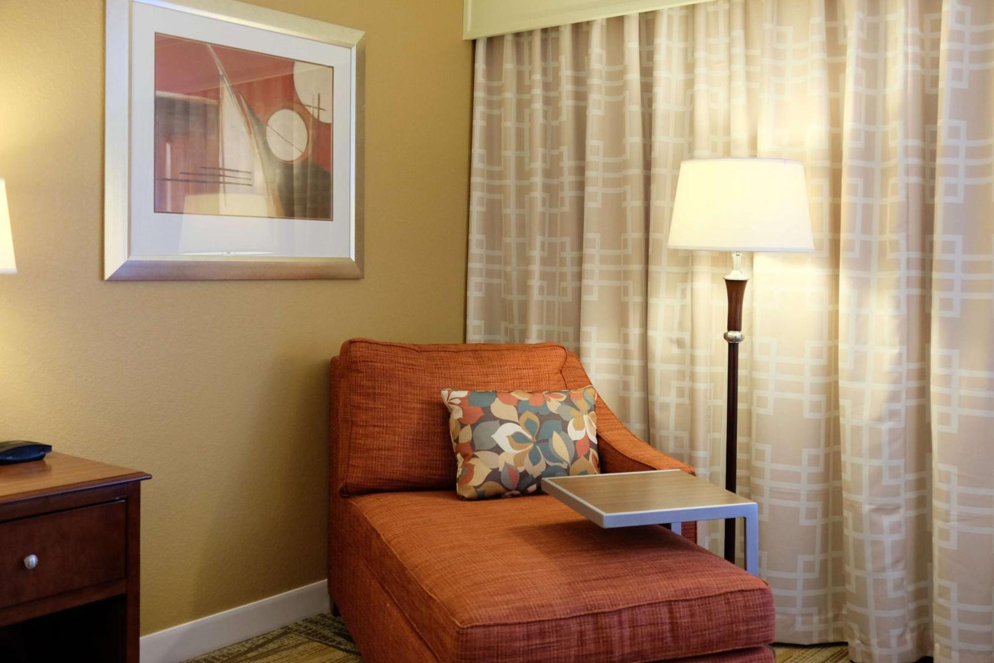 Hotel Hampton 3*