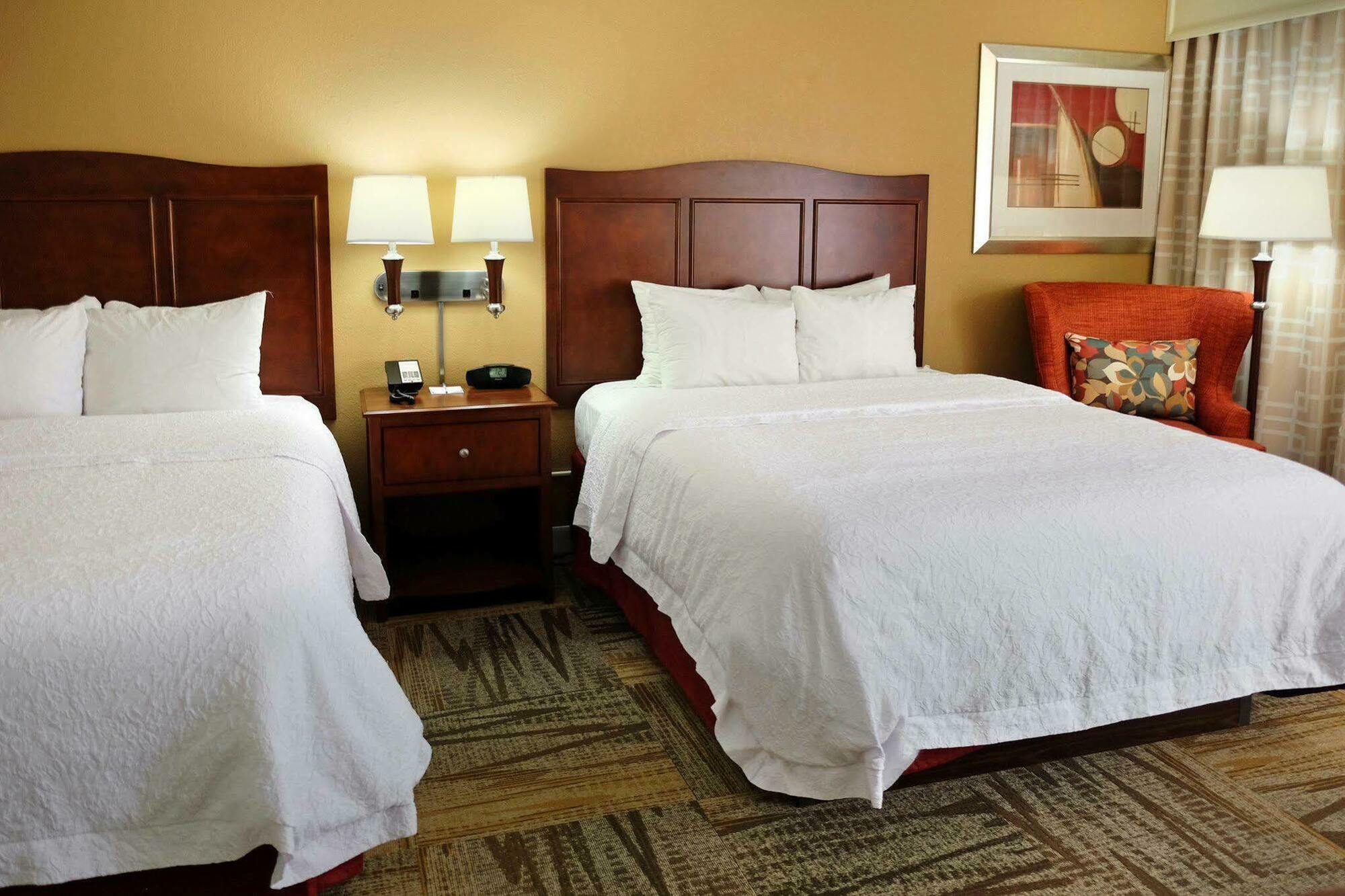 Hotel Hampton 3*